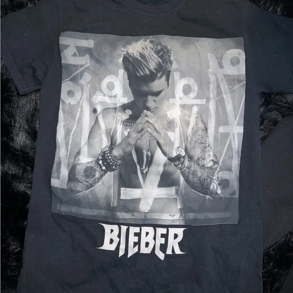 JUSTIN BIEBER TOUR MERCH SIZE SMALL JUSTICE AND PURPOSE TOURS T SHIRT & CREWNECK - Picture 2 of 5